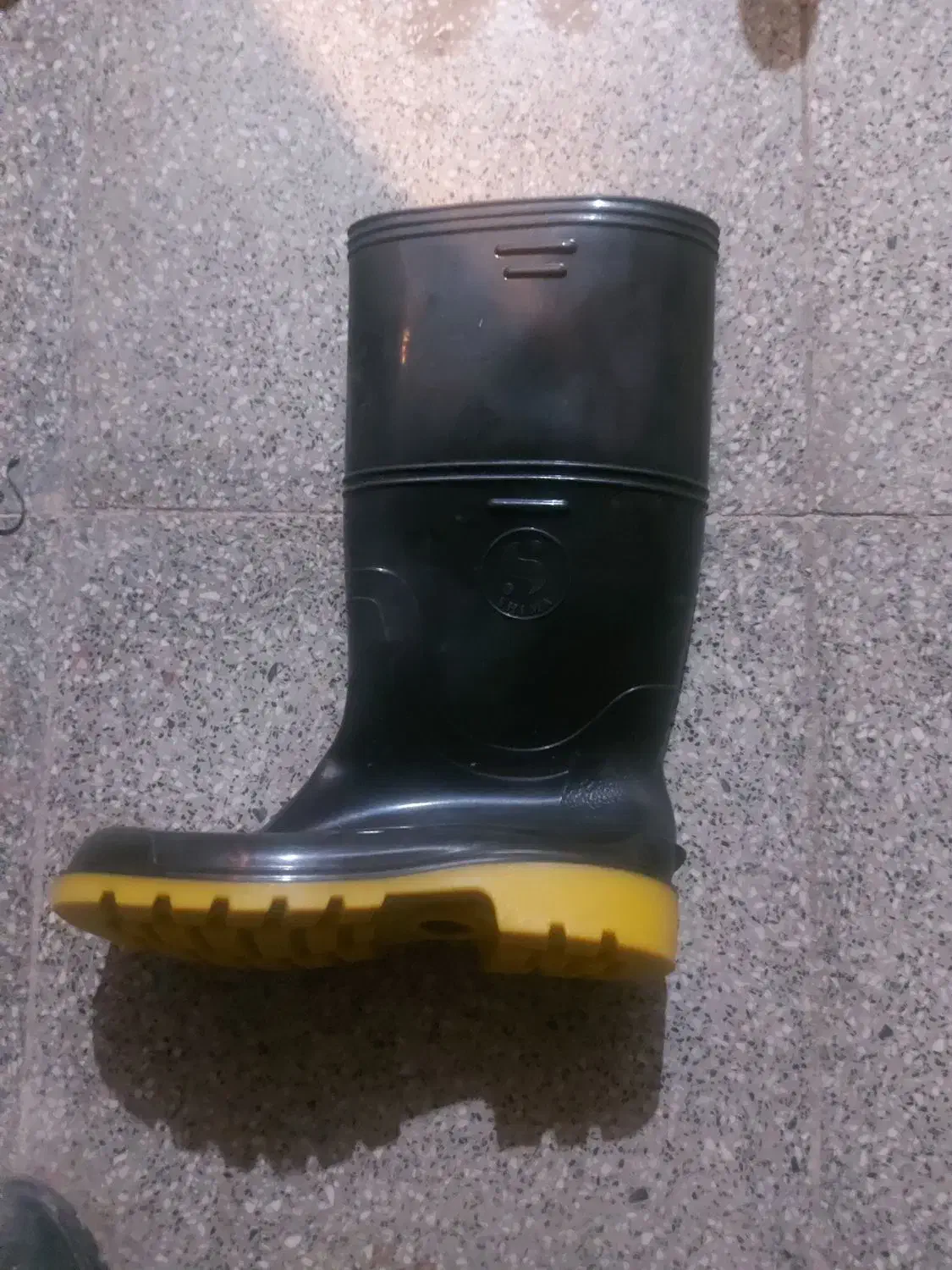 چکمه شیوا سایز ۴۳|کیف، کفش، کمربند|اصفهان, کوی شهید کشوری|دیوار