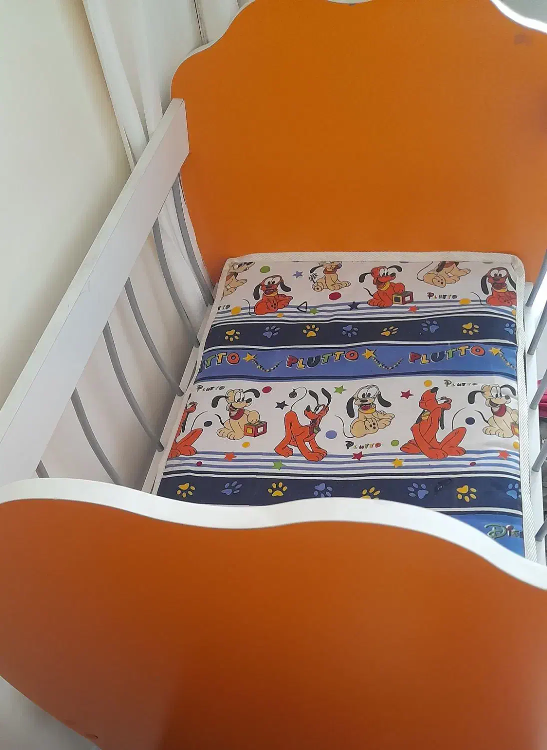 گهواره نوزاد با تشک کم استفاده قیمت ۲۰۰۰۰۰۰ تومان|تخت و صندلی بچه|تبریز, |دیوار