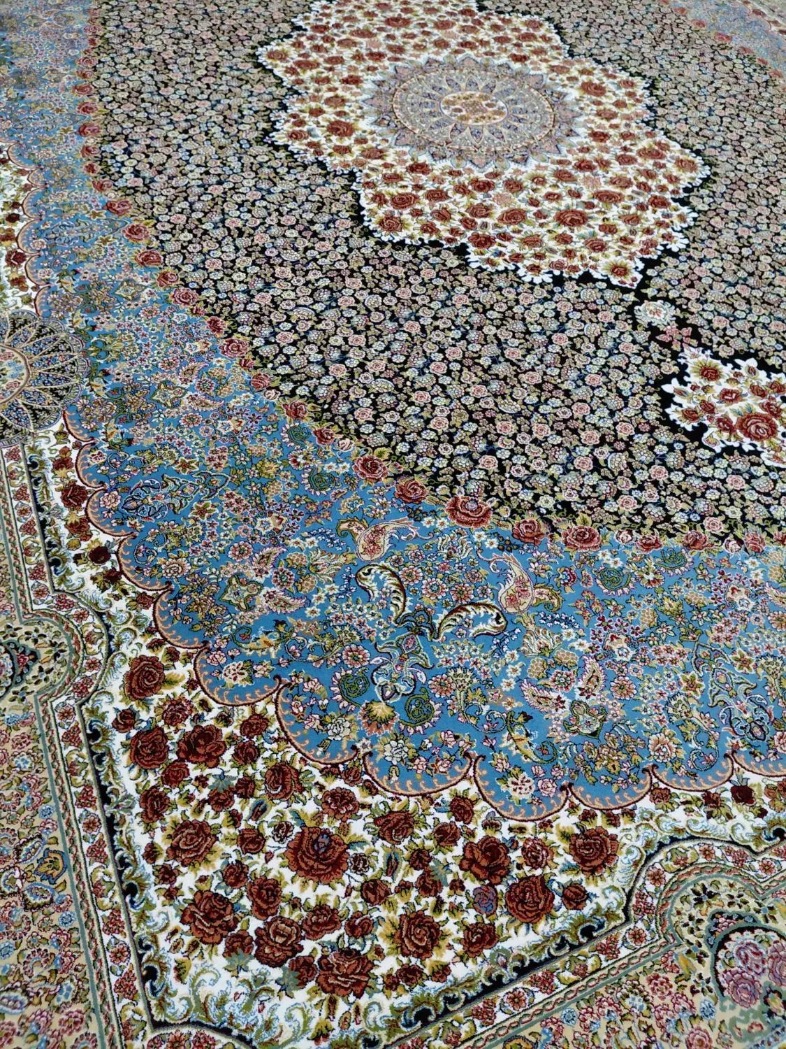 فرش ۱۲ متری مدل رز هفتصد شانه ۲۵۵۰ تراکم یک جفت|فرش|ورامین, خیر آباد|دیوار