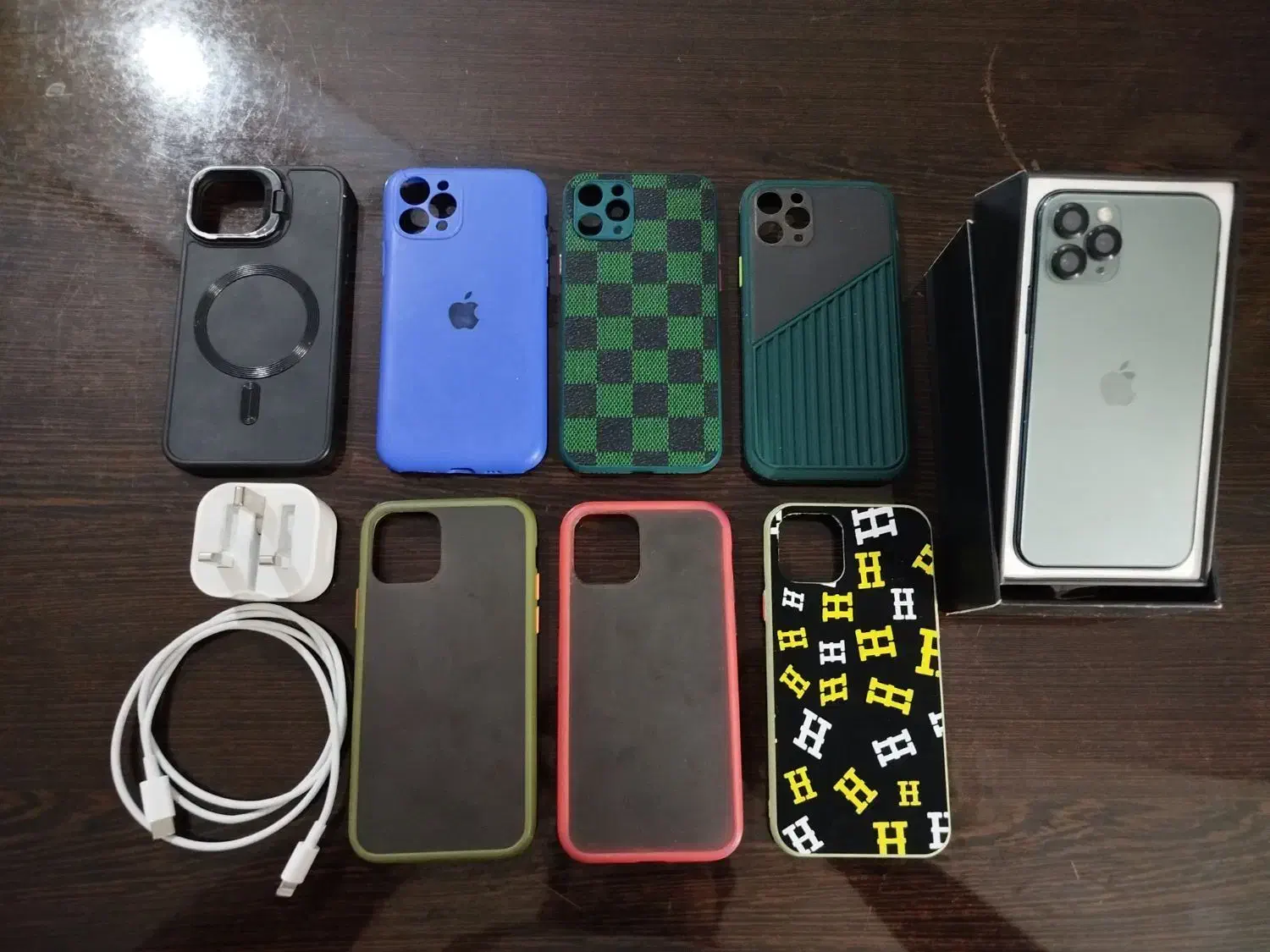 iphone 11 pro +شارژر+ ۷ عدد گارد|موبایل|بهارستان, |دیوار