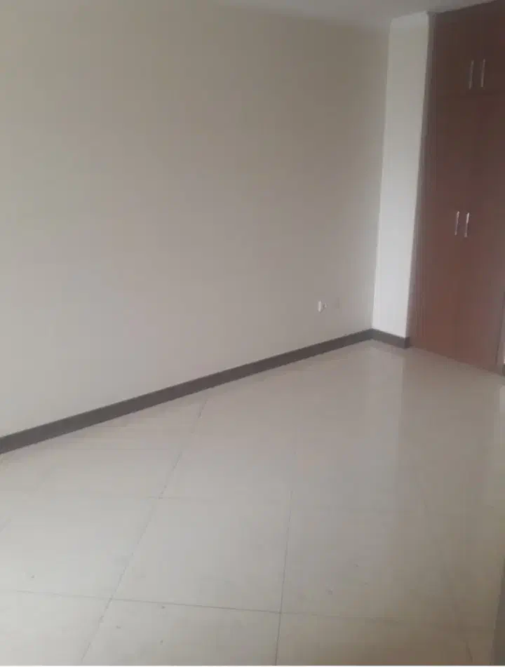 پایین یوسف آباد ۸۱ متر ، ۲ خواب ، نور و نقشه