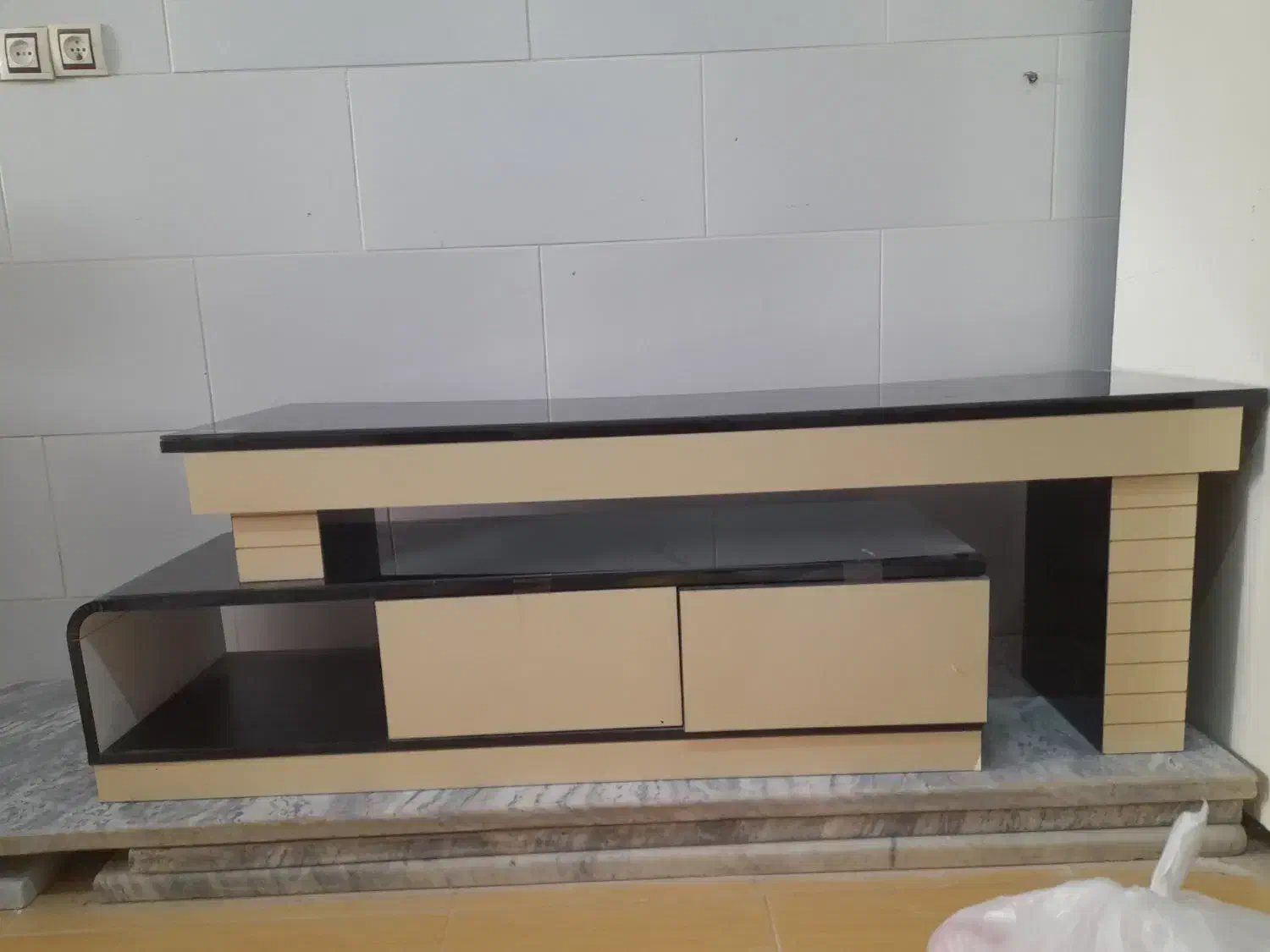میز تلویزیون دوتکه ودولایه. وسنگ اوپن دو متری.|میز تلویزیون|سرپل ذهاب, |دیوار