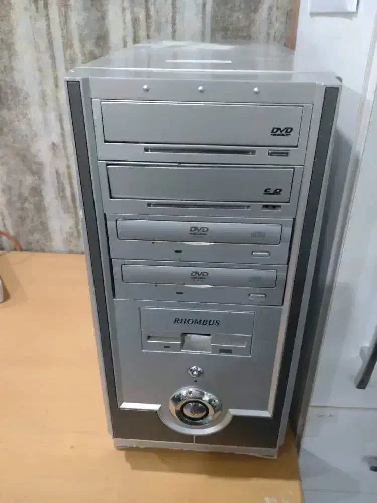 فروش یک کیس ارزان ، مناسب کارهای سبک و روزمره|رایانه رومیزی|اصفهان, شهید رجایی|دیوار