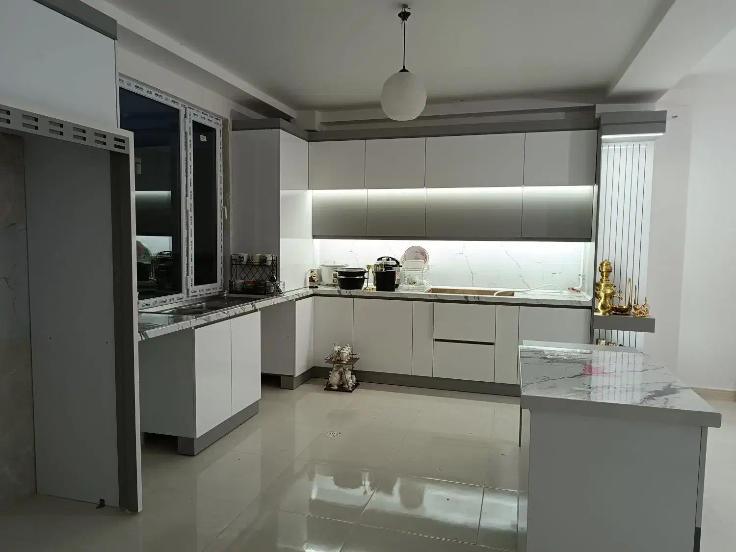 طراحی و اجرای تخصصی کابینت آشپزخانه و کمد دیواری|جاکفشی، کمد، دراور|تاکستان, |دیوار