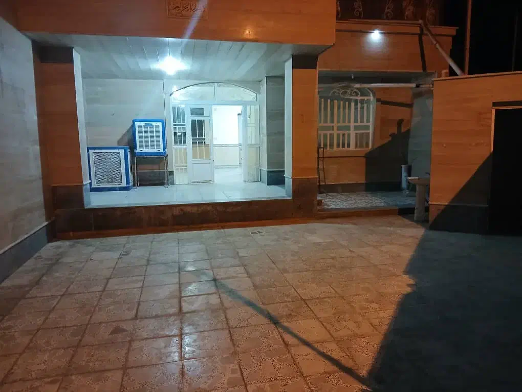 رهن اجاره منزل فیروزآباد سرمیدان درب حیاط 250متری|اجارهٔ خانه و ویلا|فیروزآباد (فارس), |دیوار