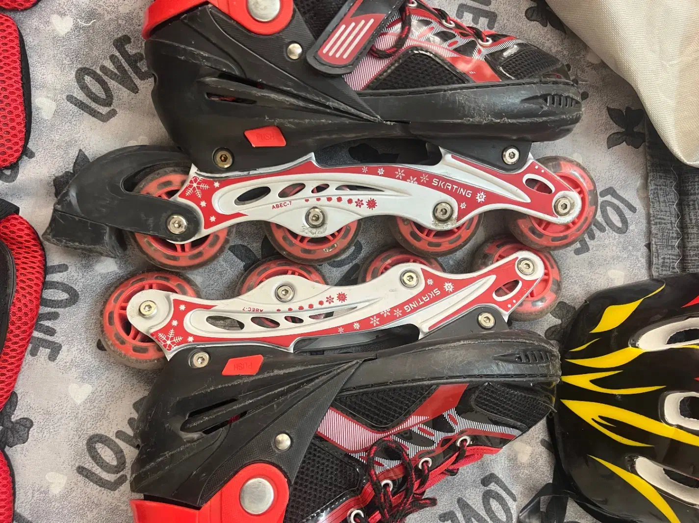 اسکیت|دوچرخه، اسکیت، اسکوتر|ری, شهادت|دیوار