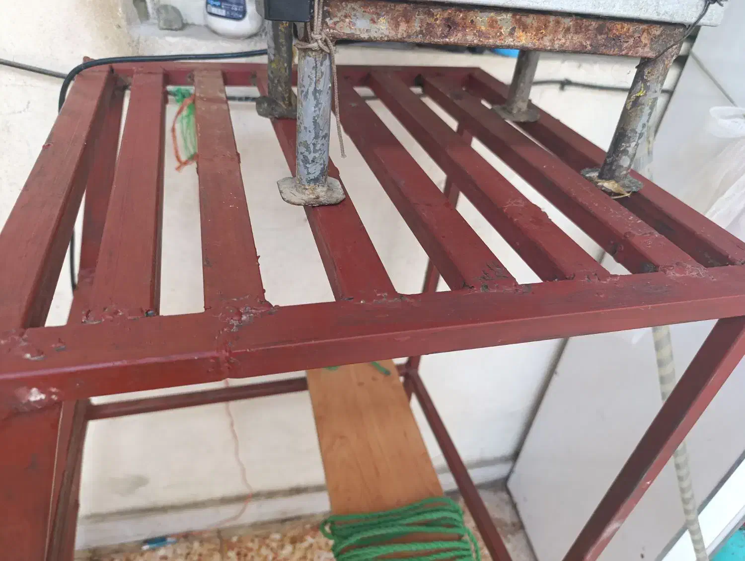 چهار پایه اهنی بسیار محکم|صندلی و نیمکت|خرمآباد, |دیوار