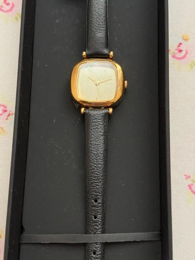 ساعت زنانه مارک komono|ساعت|تهران, پاسداران|دیوار