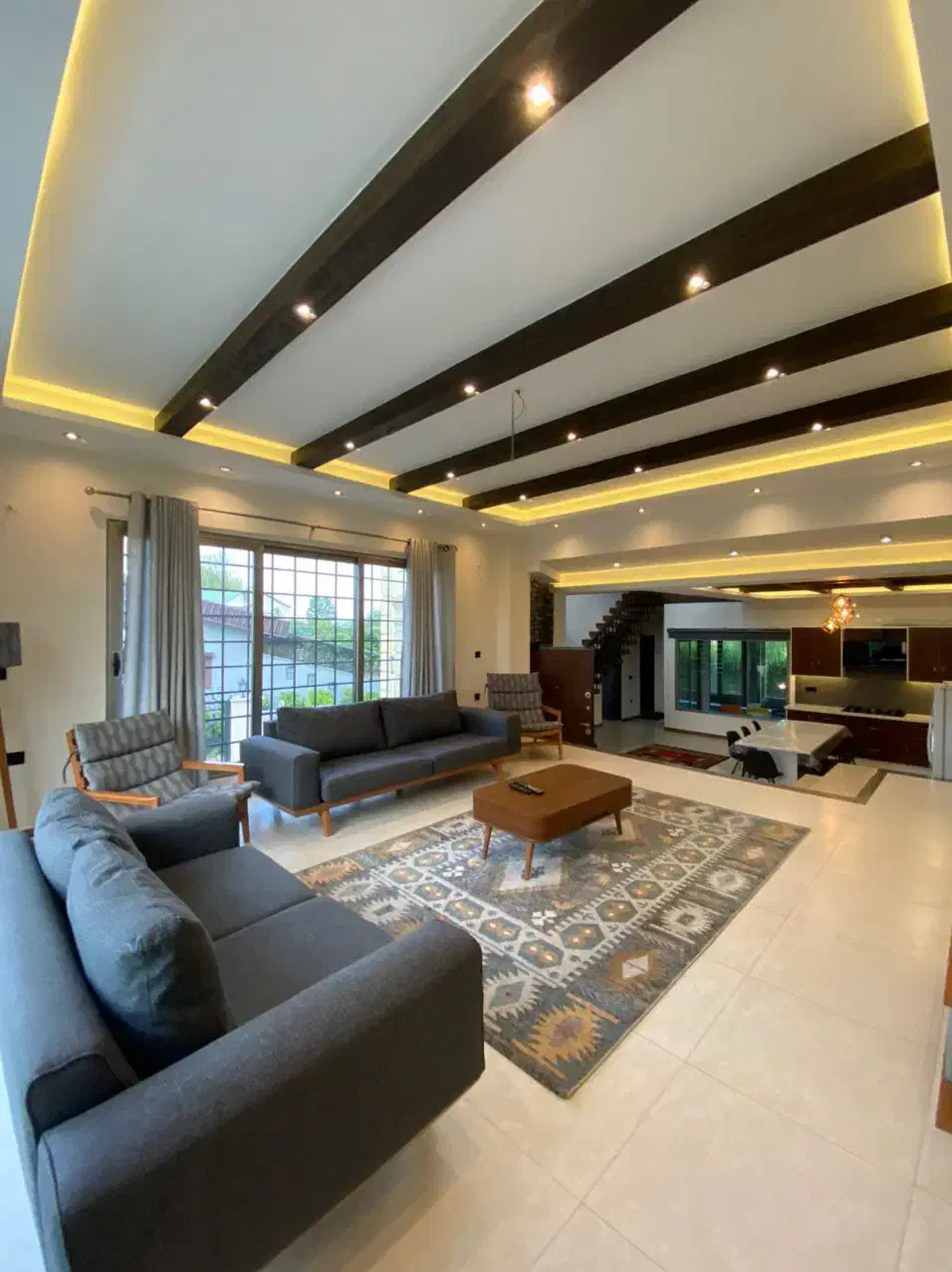 ویلا چهار خواب /استخر دار/ خاص پسند|اجارهٔ کوتاهمدت ویلا و باغ|محمودآباد, |دیوار