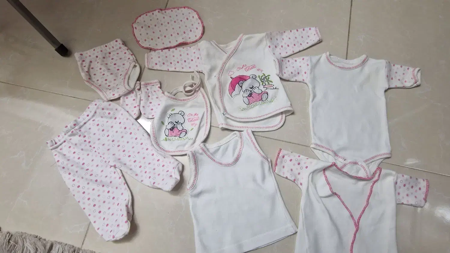 کلی لباس نوزادی قیمت مناسب|کفش و لباس بچه|قم, عمار یاسر|دیوار