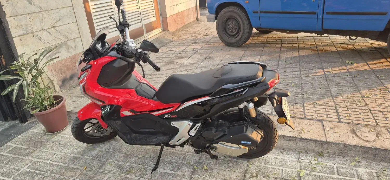 موتور|موتورسیکلت|ری, جوانمرد قصاب|دیوار