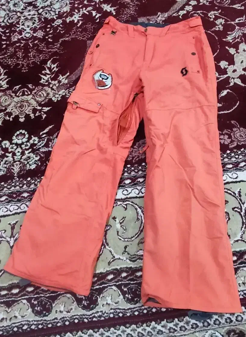 دو عدد کمد شلوار خارجی 4 عدد کت و...با بهترین قیمت|لباس|نیشابور, شهرک رضوی|دیوار