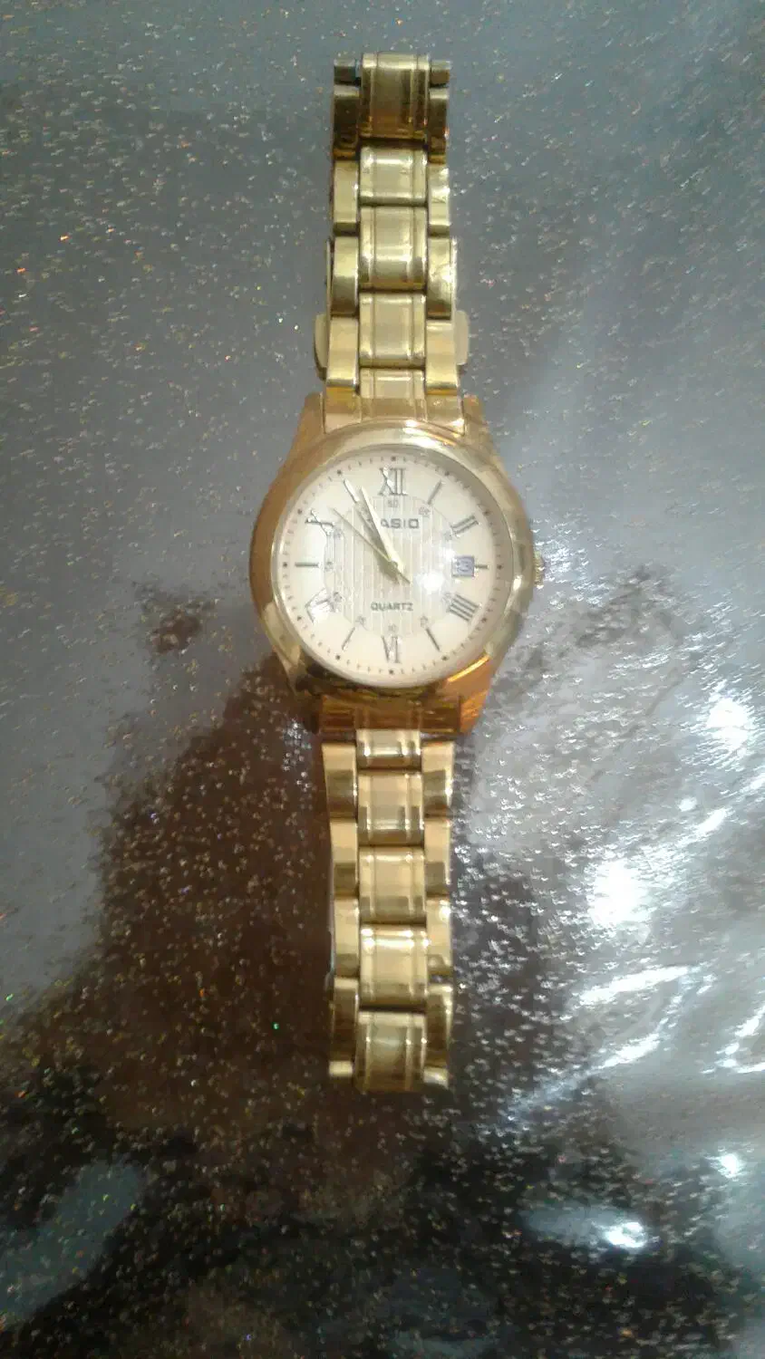 ساعت استیل طلایی رنگ|ساعت|بهارستان, |دیوار