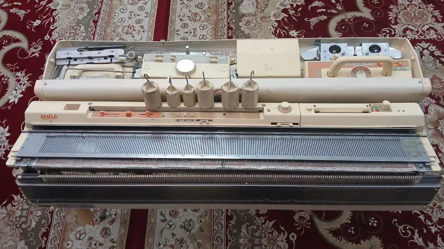 چرخ بافتنی|لوازم خیاطی و بافتنی|بیرجند, |دیوار