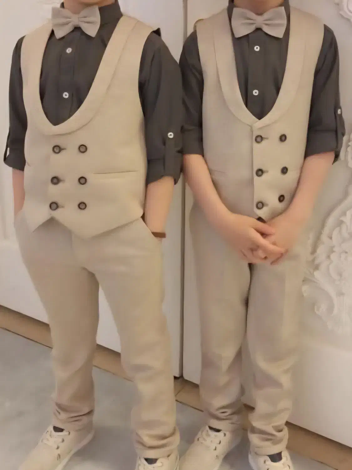 لباس|کفش و لباس بچه|اشتهارد, |دیوار