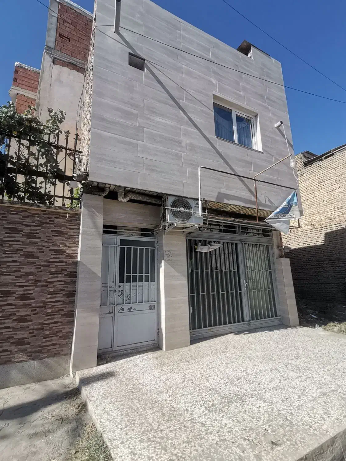 ملک تجاری مسکونی به فروش میرسد|فروش آپارتمان|گنبد کاووس, |دیوار