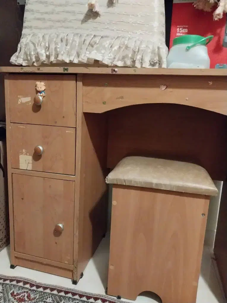 میز چرخ خیاطی|لوازم خیاطی و بافتنی|سیاخ دارنگون, |دیوار