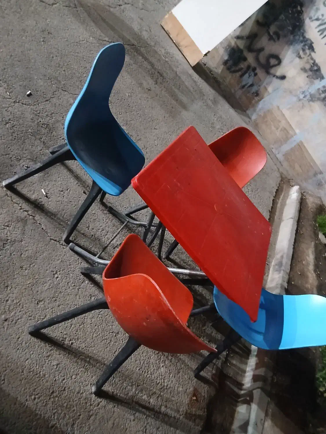 میز صندلی بستنی فروشی|میز و صندلی غذاخوری|نسیم‌شهر, |دیوار