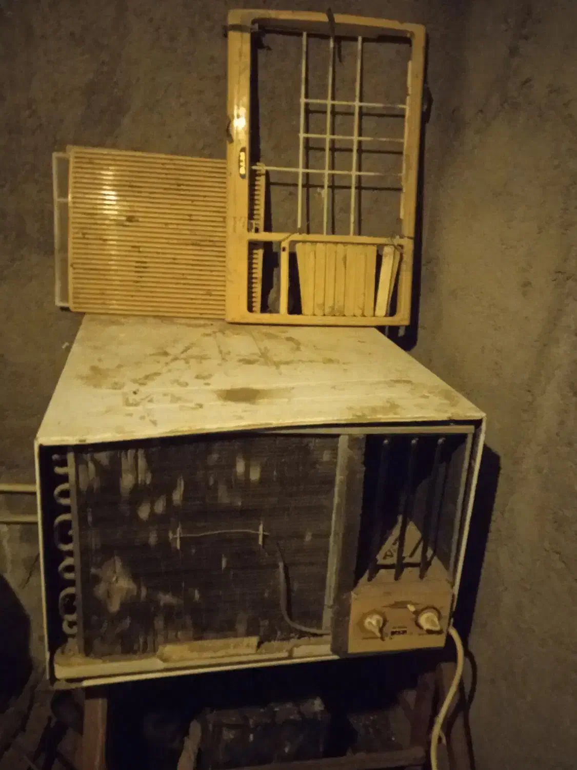 کولر پنجره ی|کولر گازی و فن‌کوئل|آق قلا, |دیوار