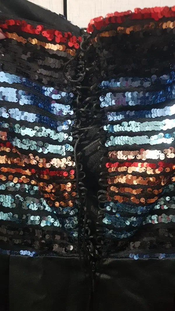 لباس مجلسی|لباس|رشت, کاکتوس|دیوار