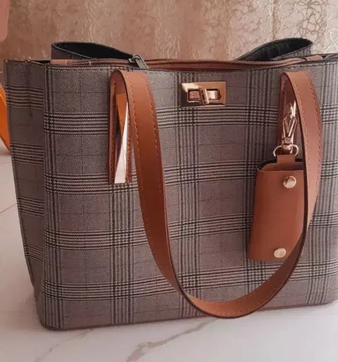 کیف|کیف، کفش، کمربند|نیشابور, هفده شهریور|دیوار