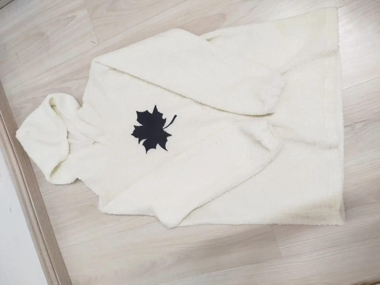 هودی طرح برگه|لباس|اردبیل, |دیوار