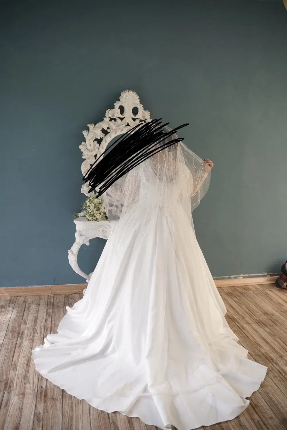 لباس عروس|لباس|رشت, منظریه|دیوار