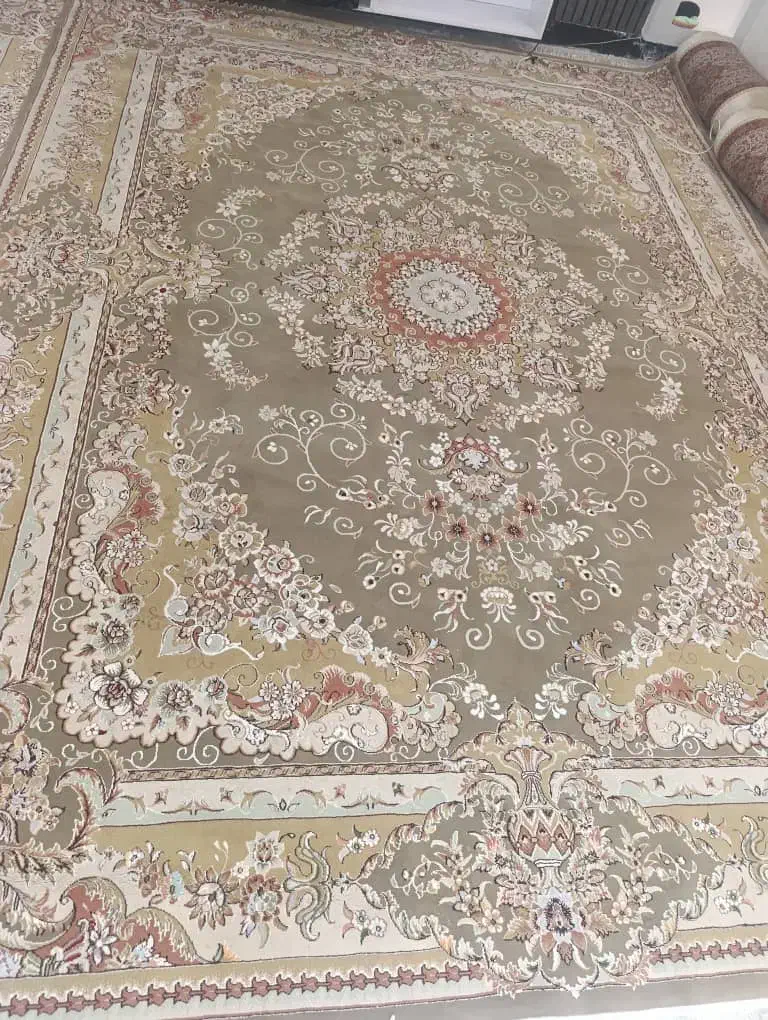 دو عدد فرش گل برجسته|فرش|یاسوج, |دیوار