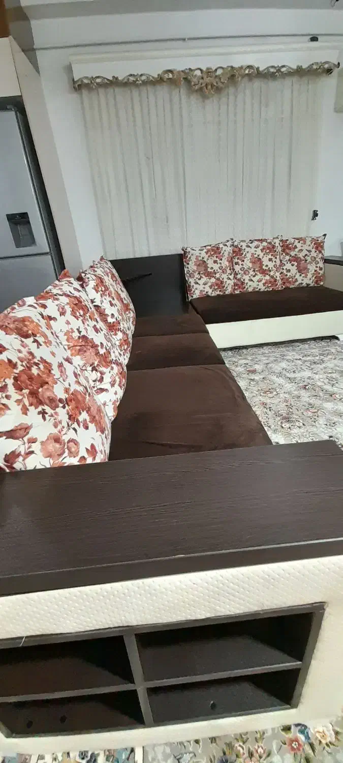 مبل راحتی ۷ نفره به همراه میز بار و ویترین|مبلمان خانگی و میز عسلی|صومعه‌سرا, |دیوار