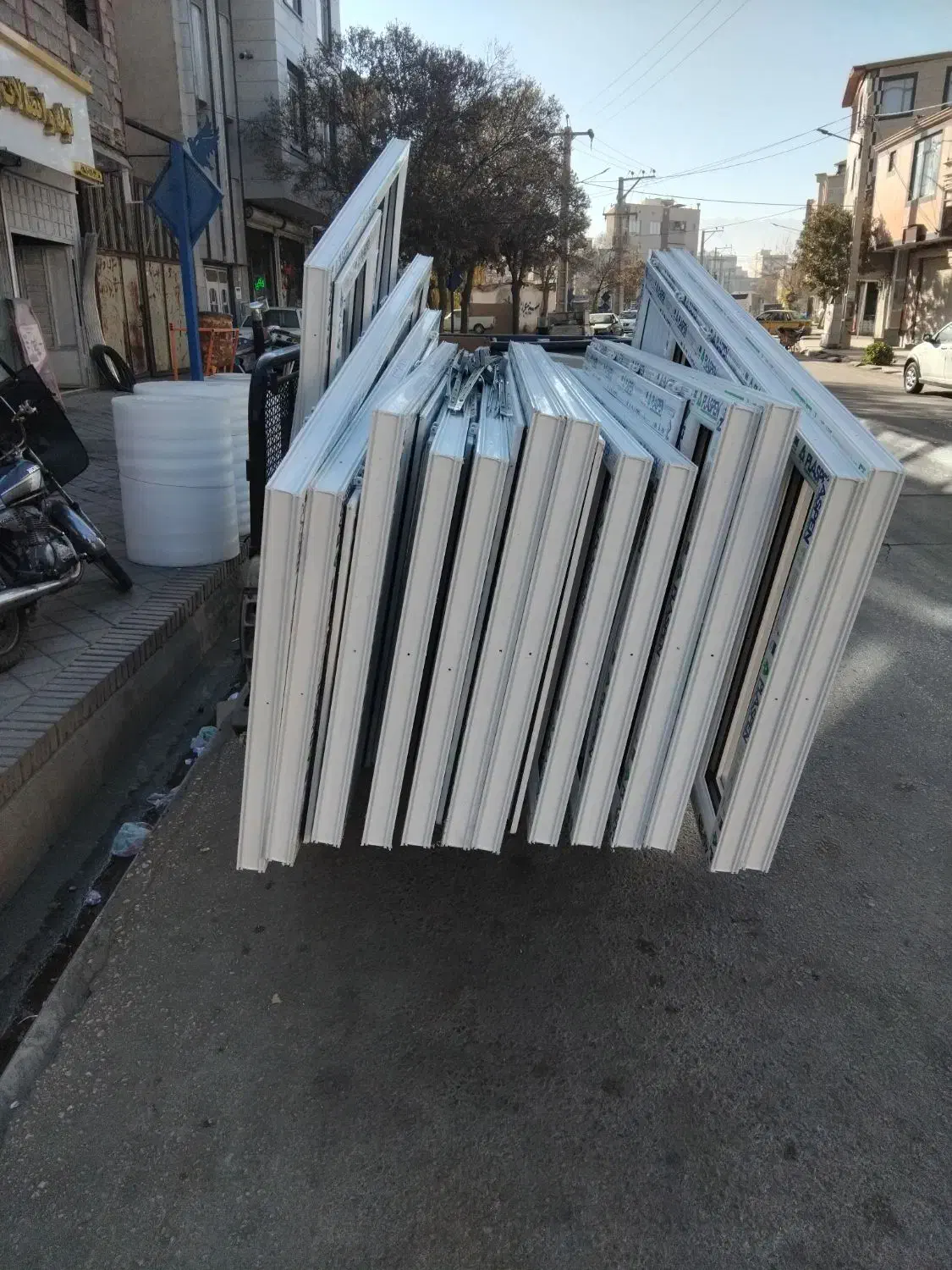 درو پنجره دوجداره با نازلترین قیمت بدو ن واسطه|خدمات پیشه و مهارت|همدان, |دیوار