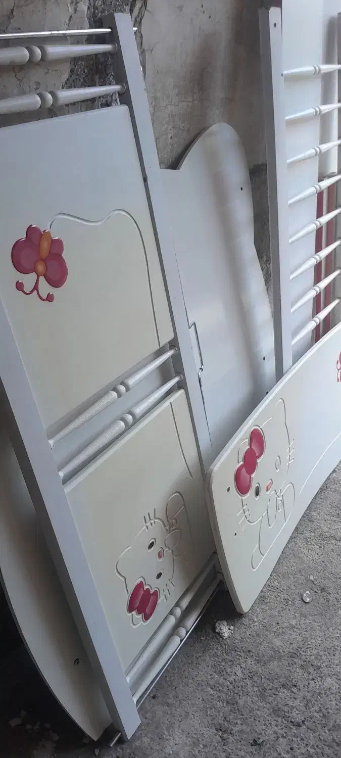 فروش فوری تخت و تشک دخترانه|تشک تختخواب|رشت, گیل|دیوار