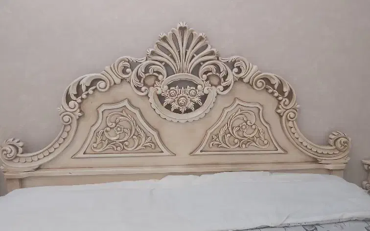 تخت|تخت و سرویس خواب|تربتحیدریه, باغ سلطانی|دیوار