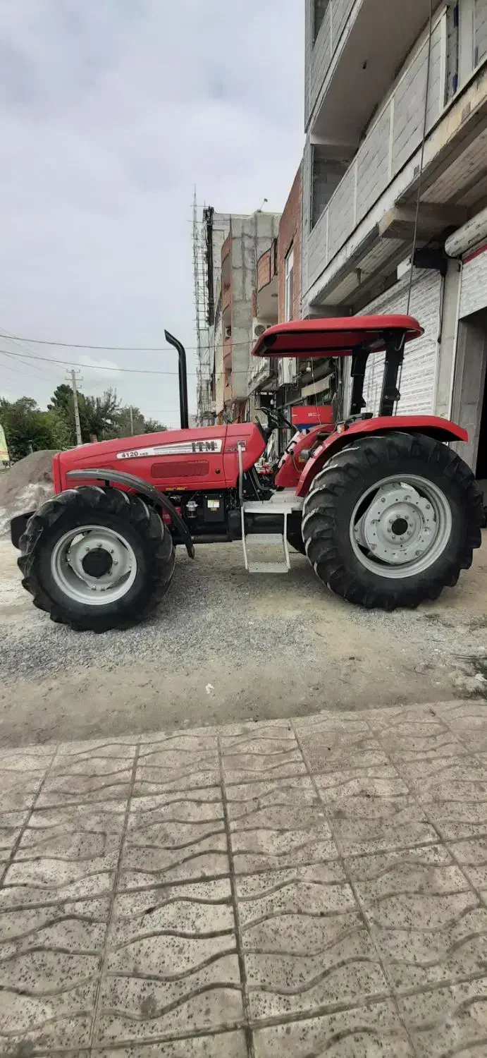 تراکتور ۴۱۲۰ معاوضه هم انجام میشود|خودرو سنگین|پارسآباد, |دیوار