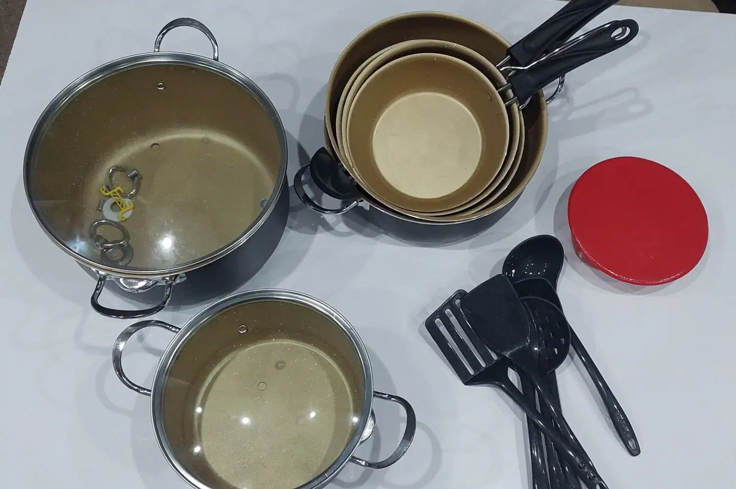 سرویس ده پارچه دسته نقره ای وارمی|ظروف پخت‌وپز|ایذه, |دیوار