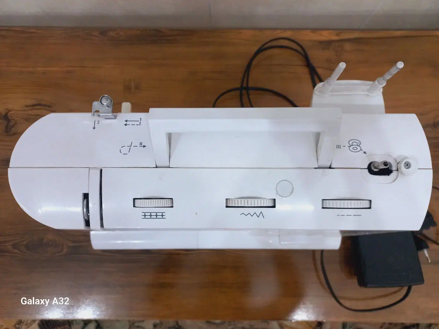 چرخ خیاطی بسیار تمیزکاچیران(زیگزاگ)فروشی کمکار|چرخ خیاطی و ریسندگی|طبس, |دیوار