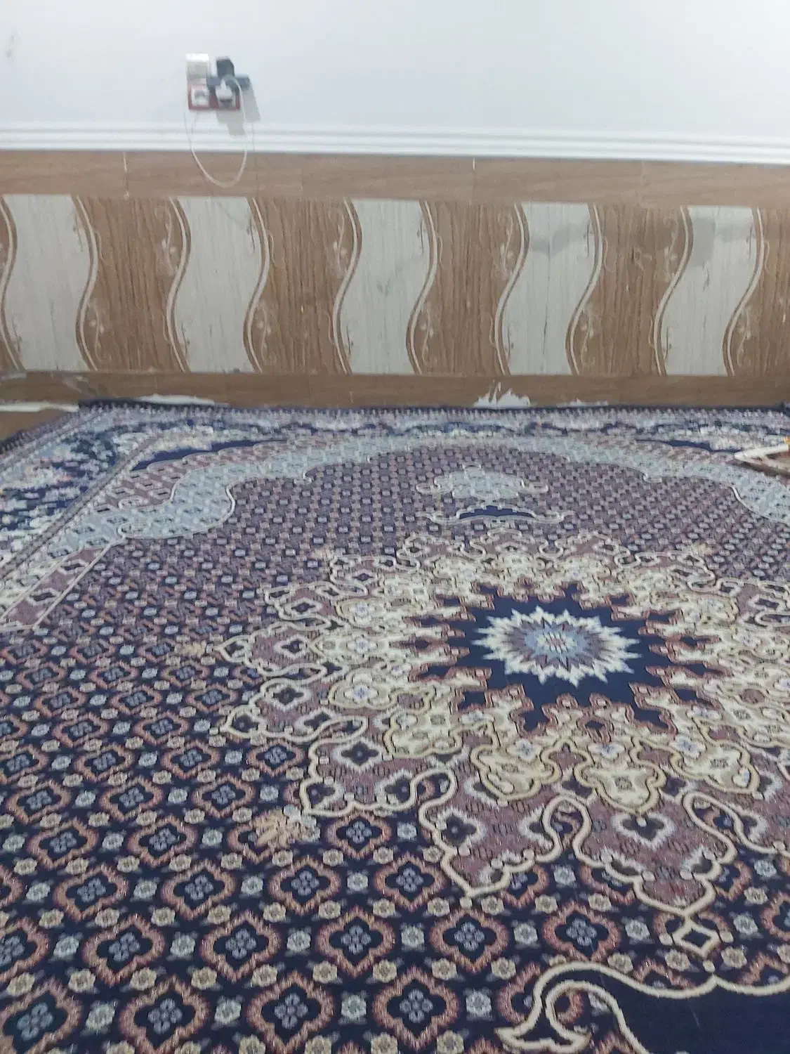 کاشی کاری ساده دقیق ومنظم|خدمات پیشه و مهارت|باوی, |دیوار