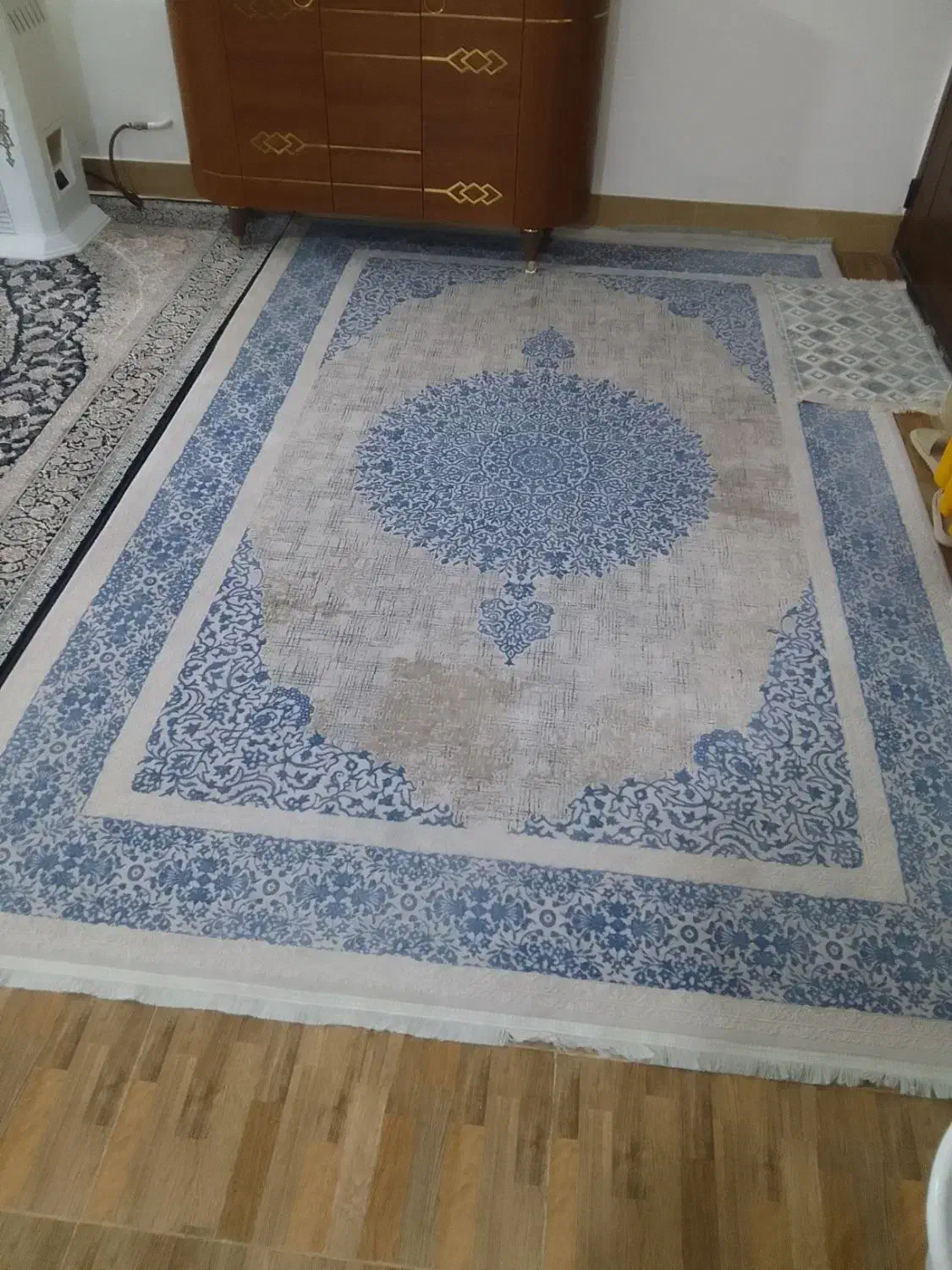 یک عدد فرش ۶ متری در حد نو ۲در ۳|فرش|خرقان, |دیوار