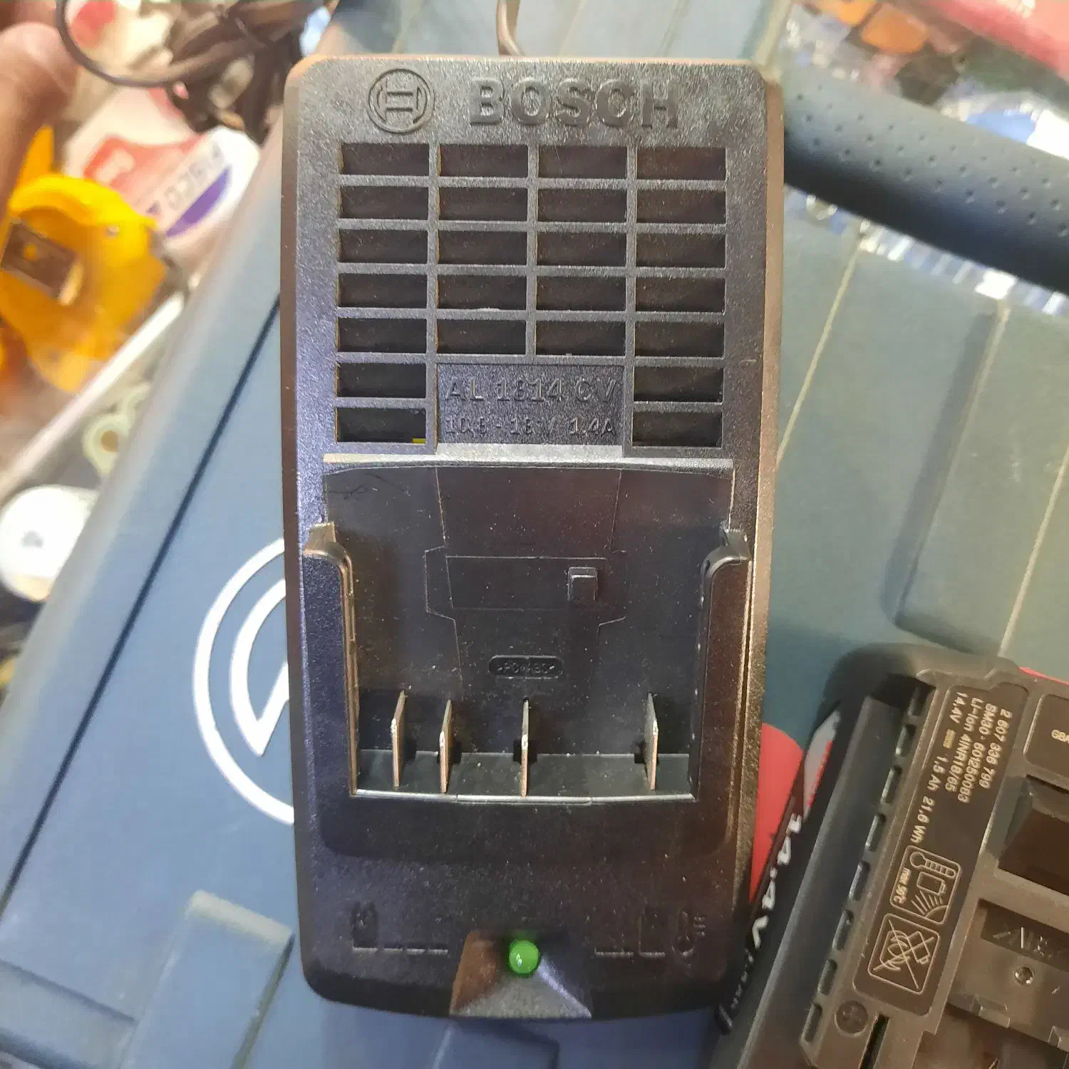 دریل شارژی بوش اصل 14ولت همراه با کیف زیر قیمت|ابزارآلات|تهران, نصرت|دیوار