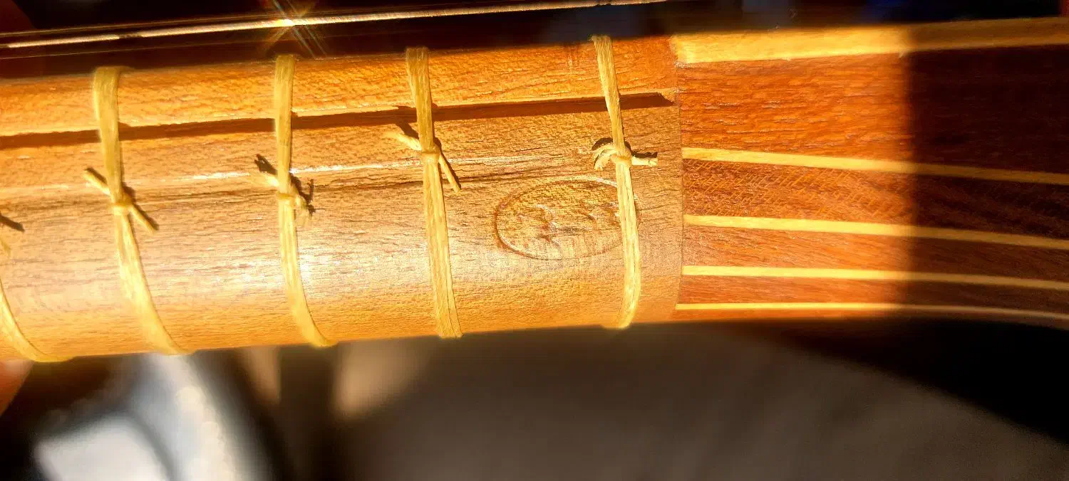 سه تار یدالله فوری|سازهای سنتی|قدس, شهر‌قدس|دیوار