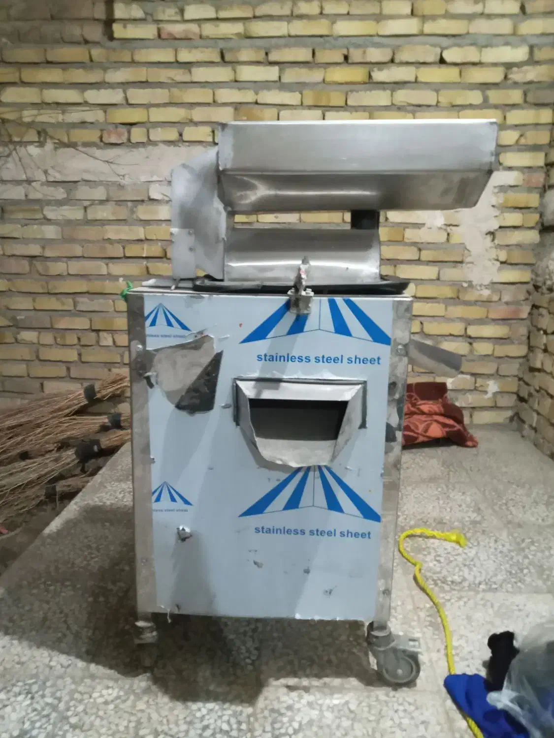 دستگاه ابگیری گوجه و انگور شرکت پولاد غرب همدان|ماشینآلات صنعتی|رزن, |دیوار