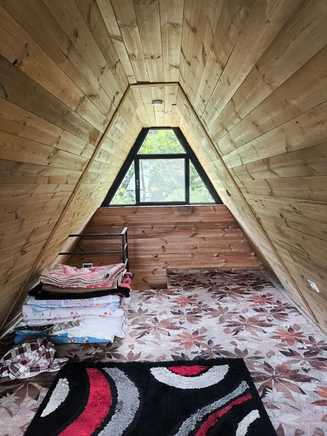 اجاره کلبه سوئیسی دریاچه ویستان|اجارهٔ کوتاهمدت ویلا و باغ|برهسر, |دیوار