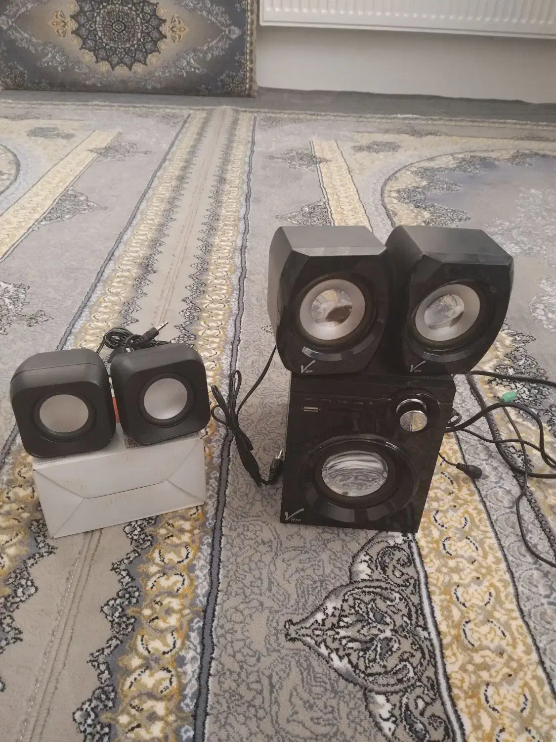 اسپیکر و کابل دیسپلی|قطعات و لوازم جانبی رایانه|سنندج, |دیوار