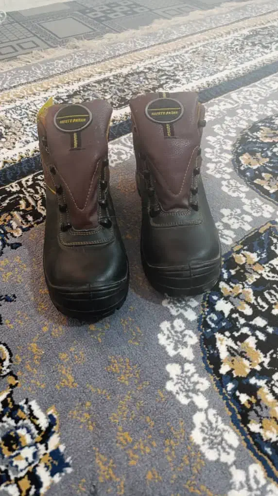 دوجفت کفش ایمنی سایز ۴۲|کیف، کفش، کمربند|شیبکوه (فارس), |دیوار