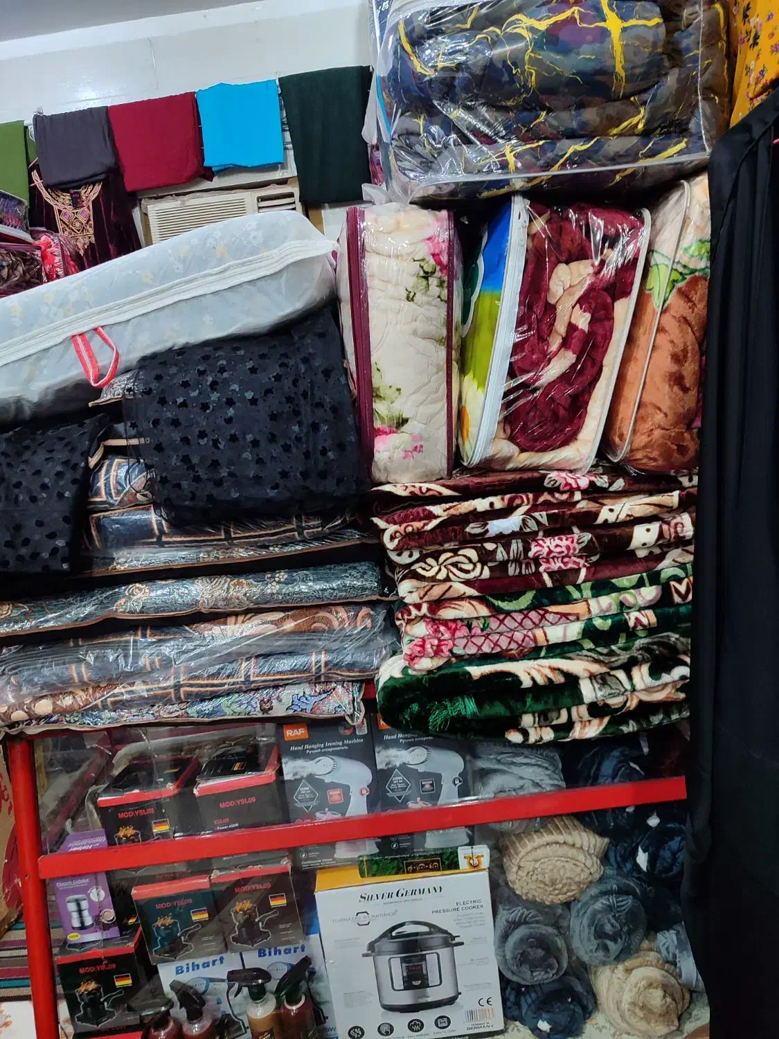 عبایات فرهنگیان ایمان 1 مقابل بلم دلال|لباس|سوسنگرد, |دیوار