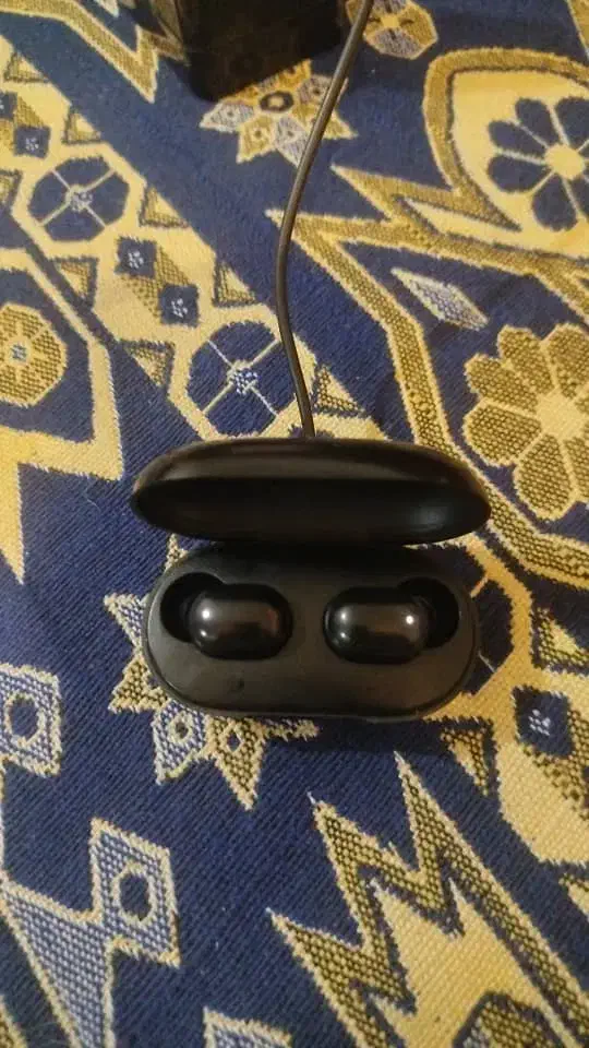 ایرپاد(هندفون بی سیم هایلو GT1pro|پخشکننده همراه|صدرا-فارس, فاز ۱|دیوار