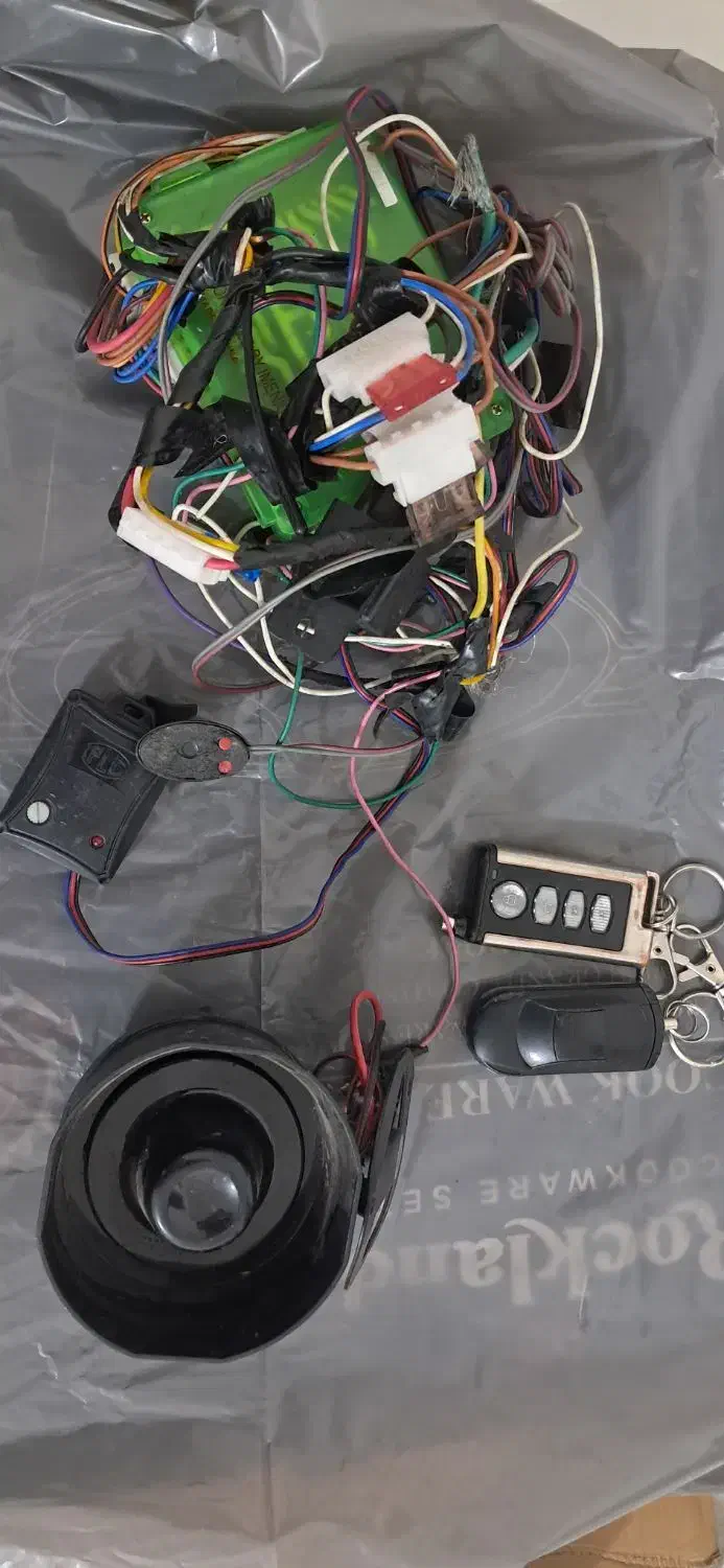 دزدگیر ماشین|قطعات یدکی و لوازم جانبی|شیراز, کوزه گری|دیوار