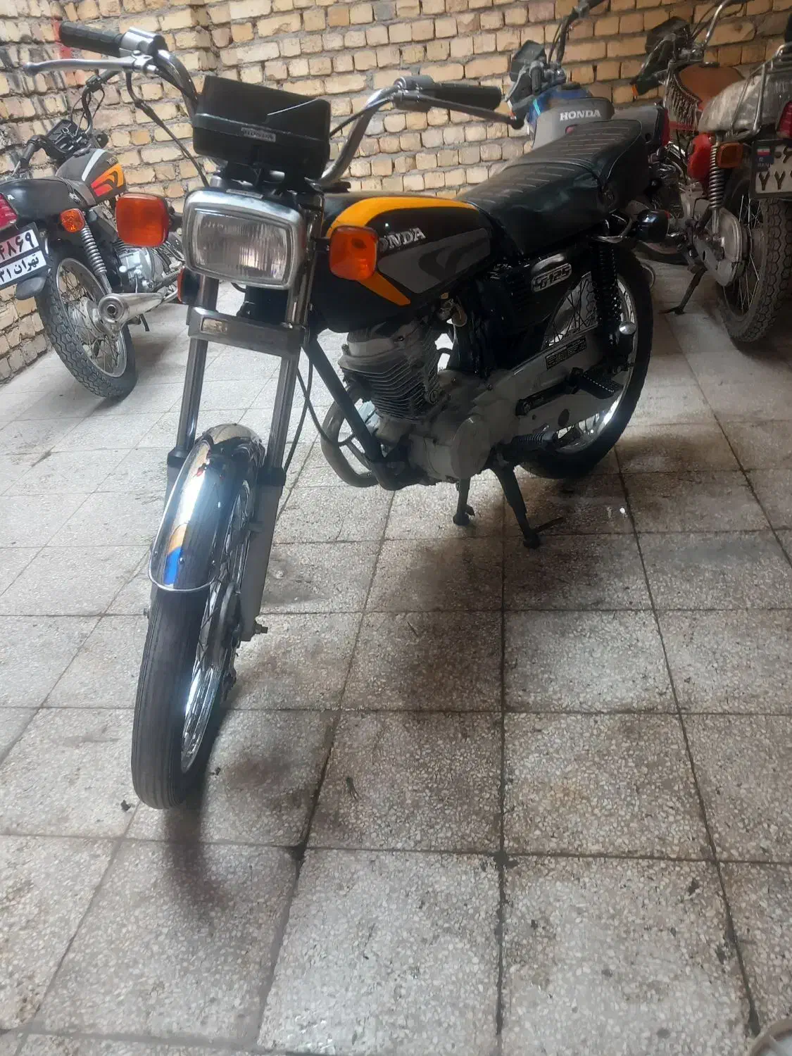 نامی۸۴|موتورسیکلت|کاشان, کارگر|دیوار