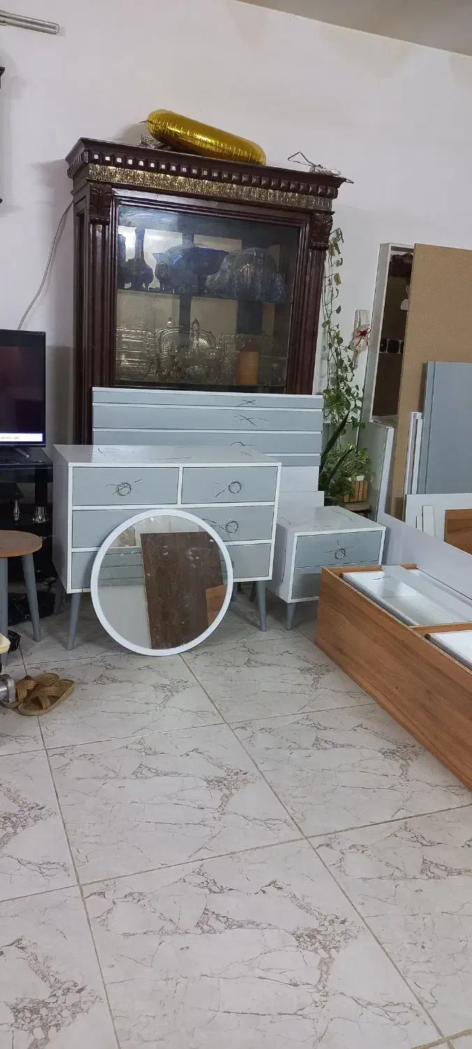 سرویس خواب تخت کمد لباس میز تی وی میز تحریر|تخت و سرویس خواب|مشهد, کلاته برفی|دیوار