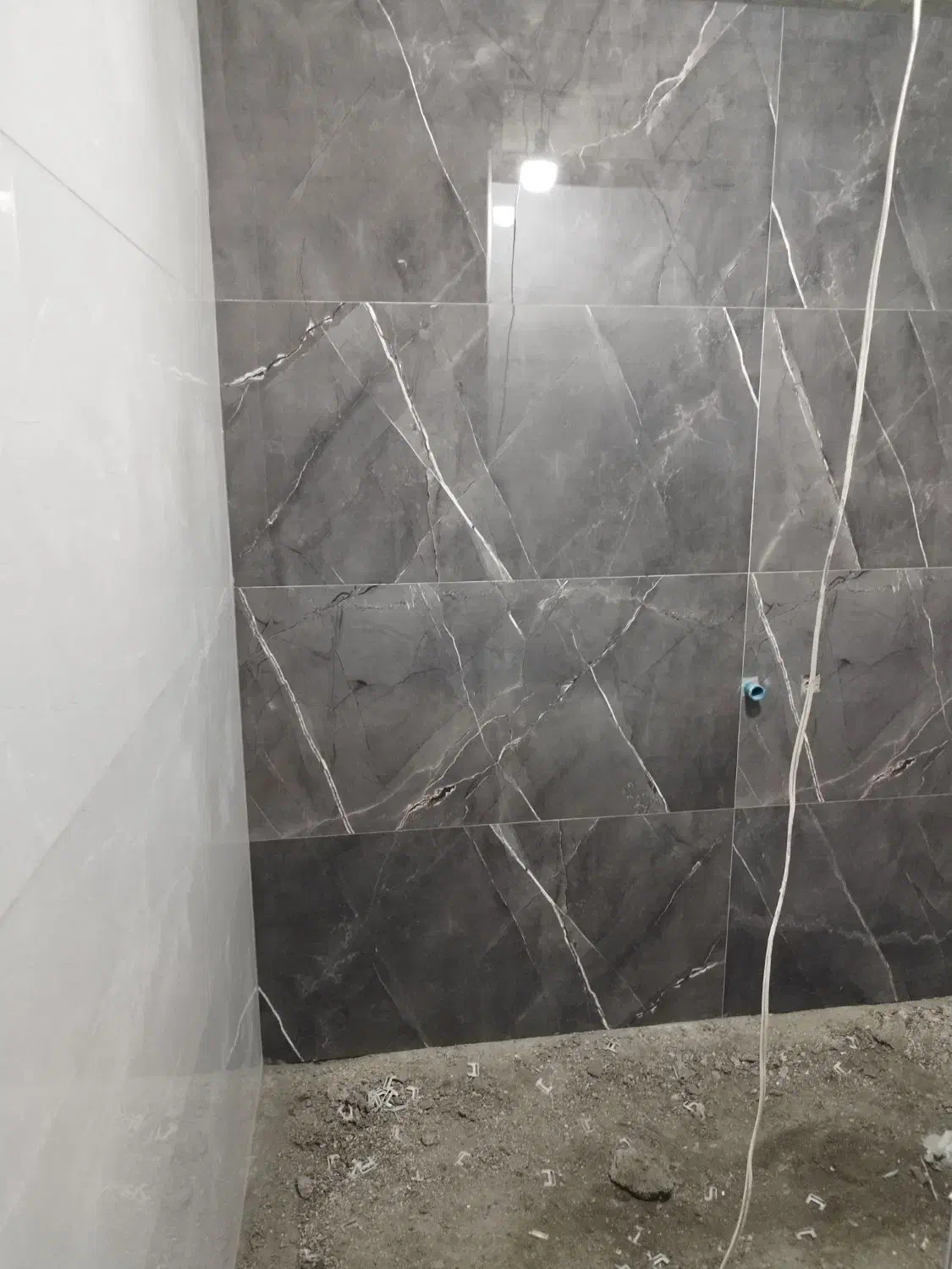 نصب انواع کاشی کاری و سرامیک کاری|خدمات پیشه و مهارت|بندرعباس, |دیوار