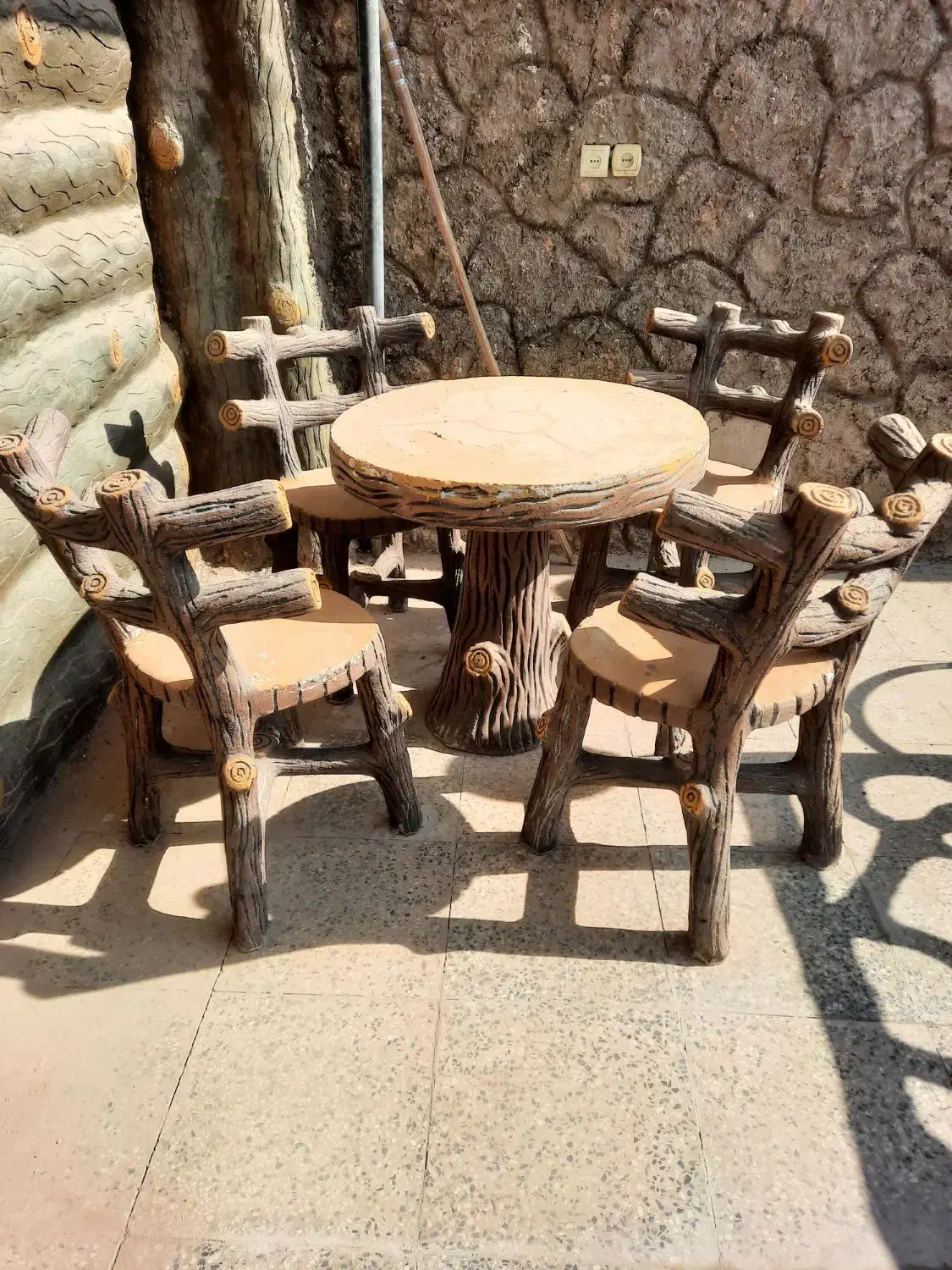 فروش فوری میز و صندلی و نیمکت باغی|مبلمان خانگی و میز عسلی|ابریشم, |دیوار